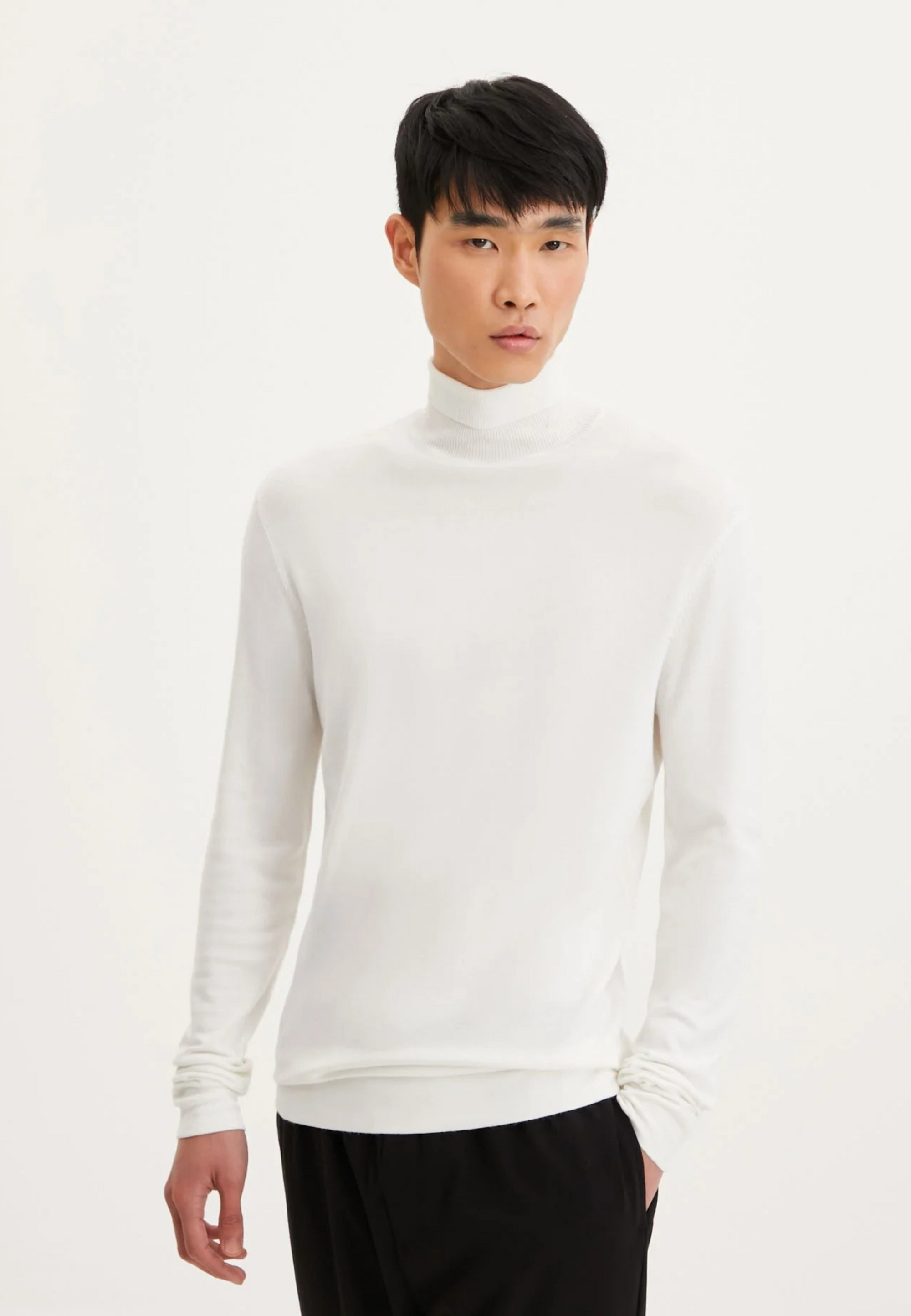 Rully Winchester Rollneck White