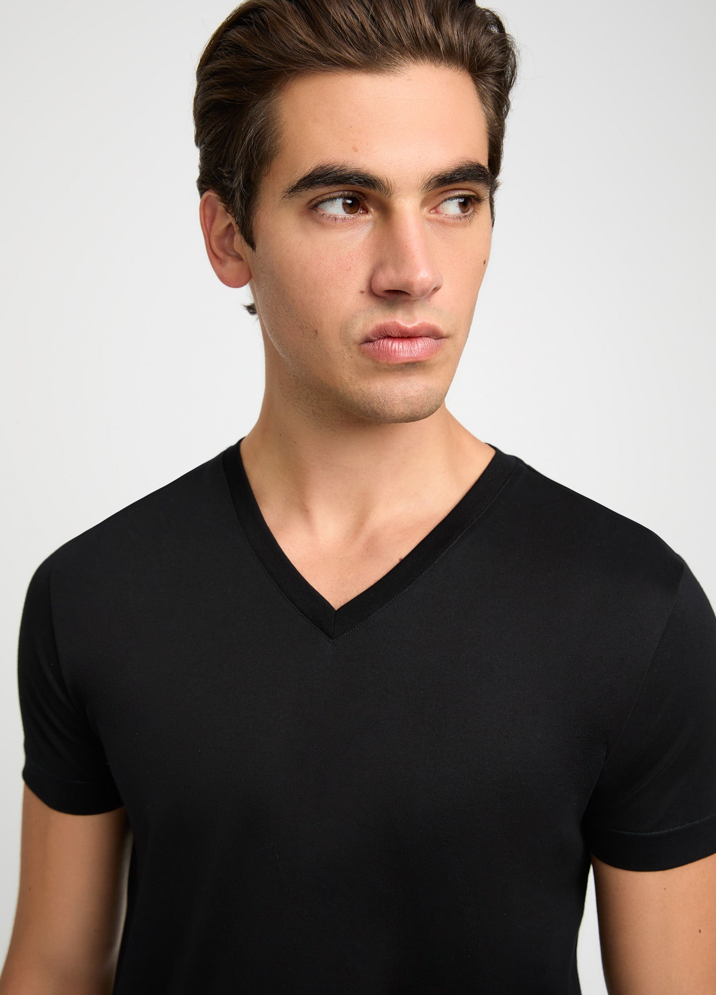 Rully Atelier V-Neck T-Shirt Black