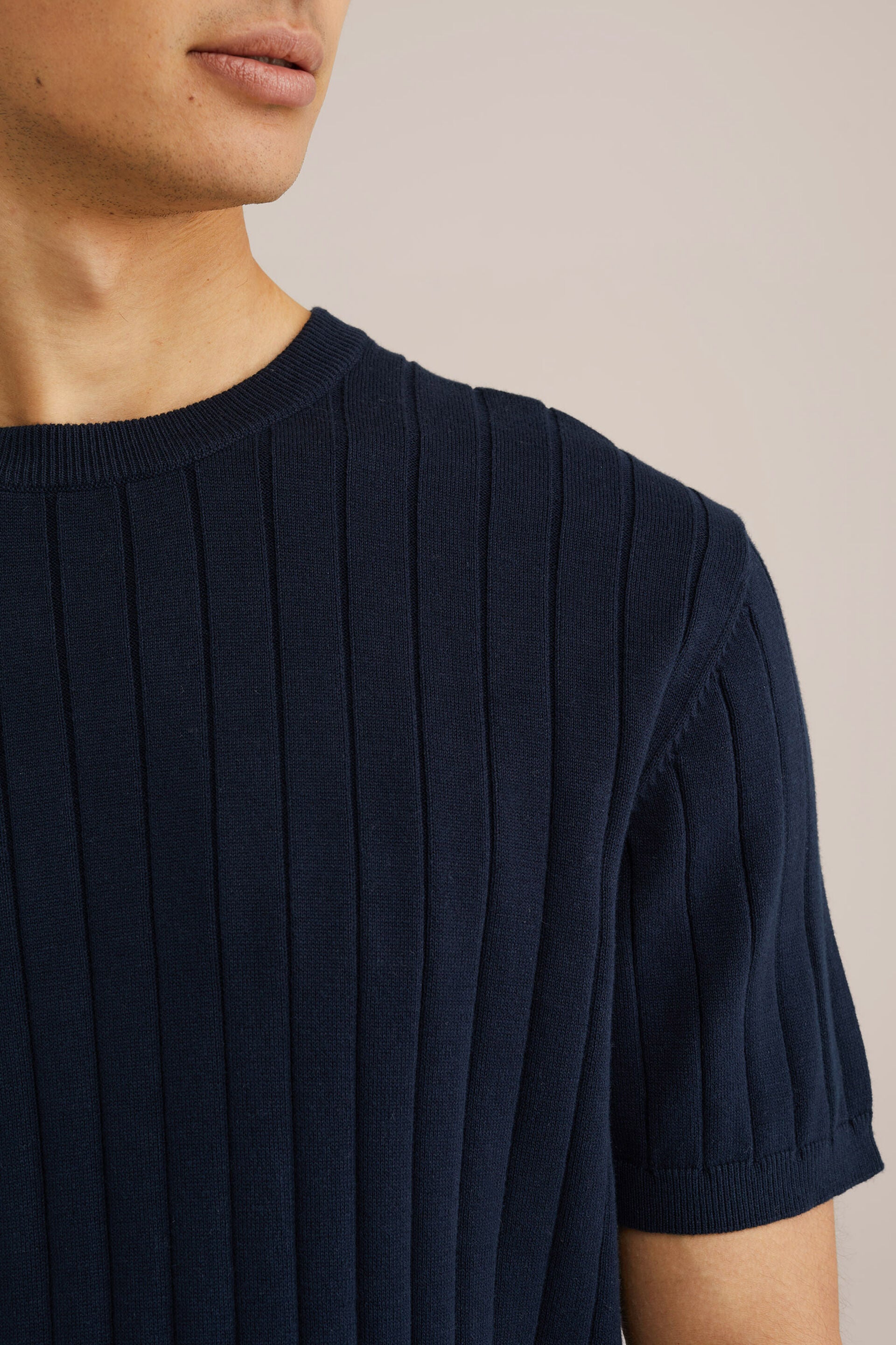 Men's Regular Fit Textured T-Shirt