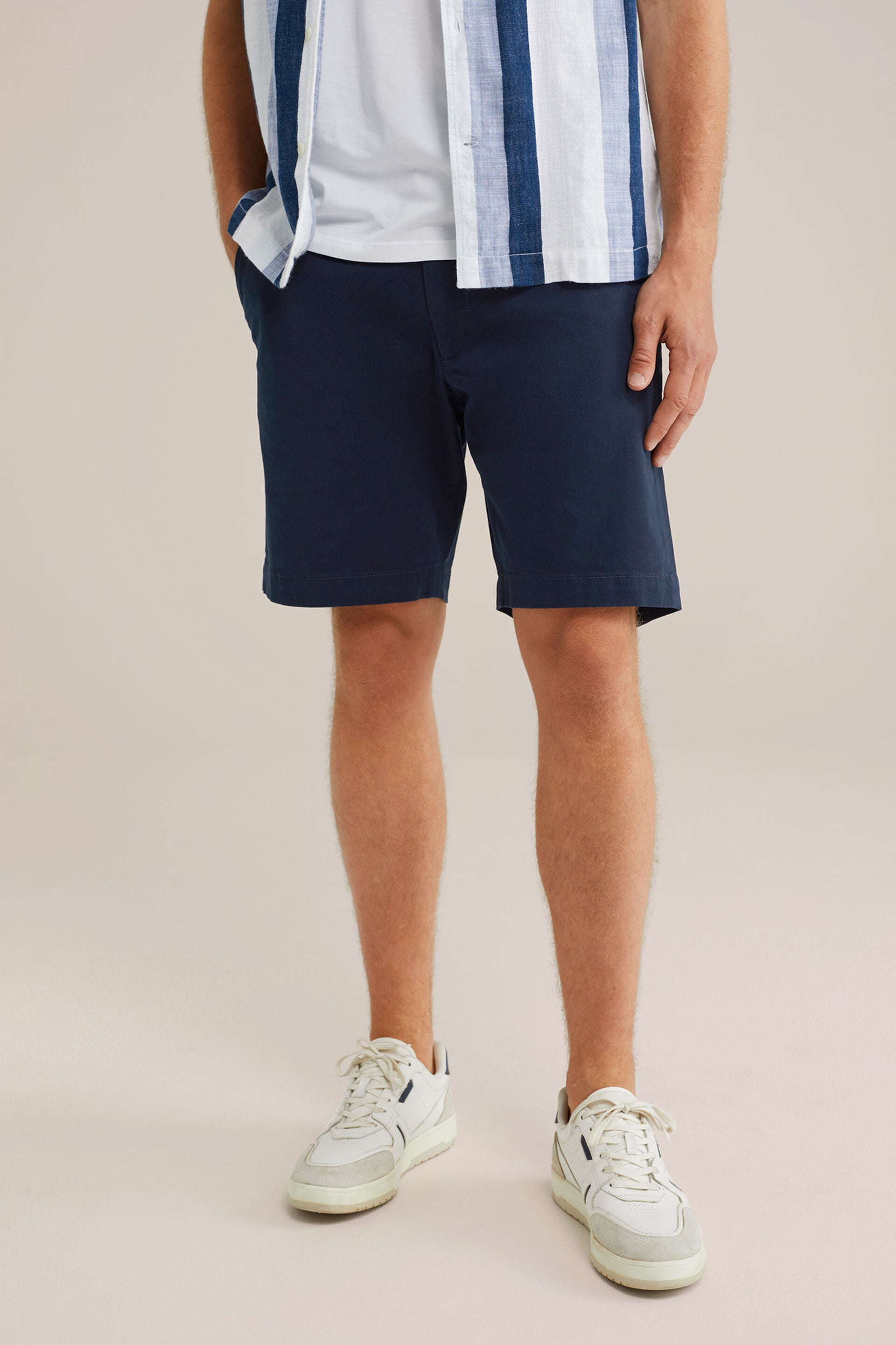 Men's Loose Fit Stretch Chino Shorts