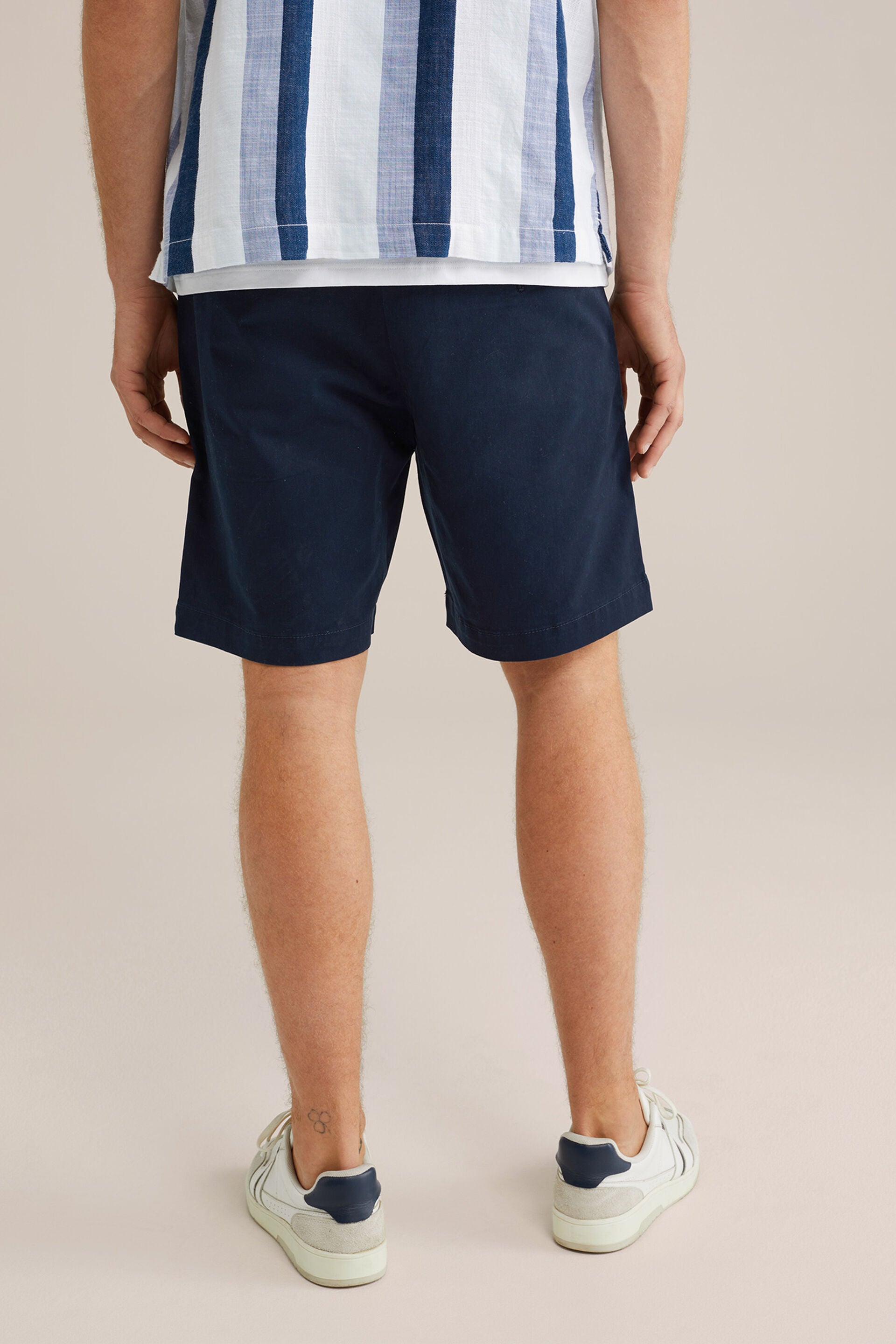 Men's Loose Fit Stretch Chino Shorts