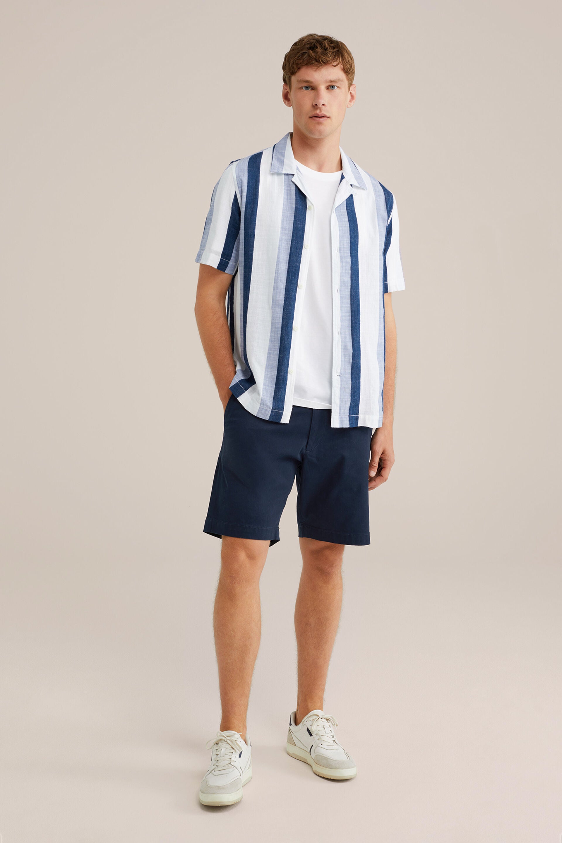 Men's Loose Fit Stretch Chino Shorts