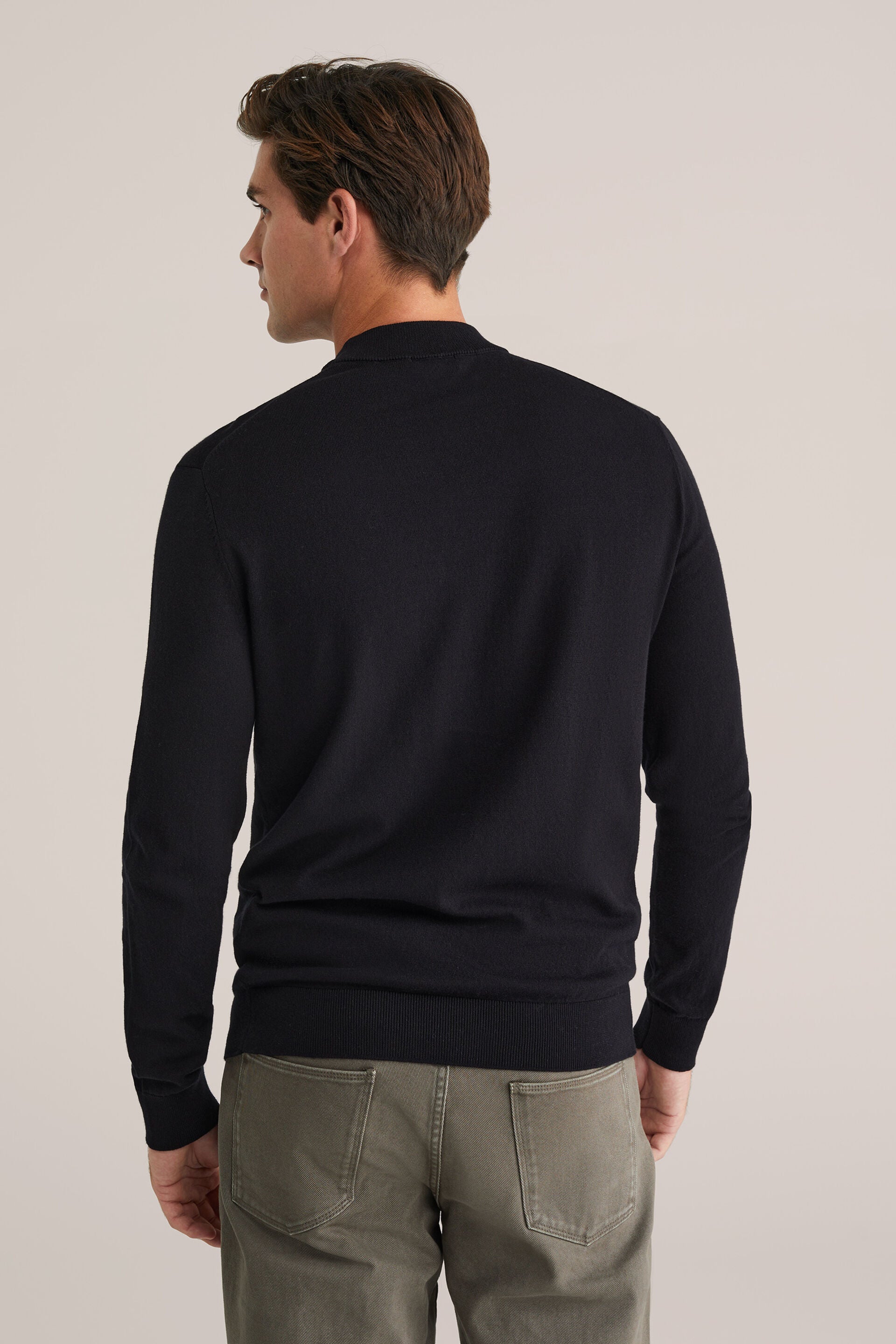 Men’s Slim Fit Fine-Knit Turtleneck Jumper