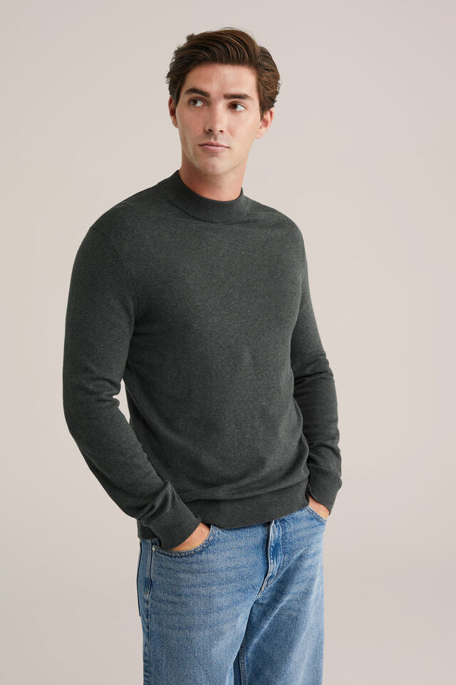 Men’s Slim Fit Fine-Knit Turtleneck Jumper