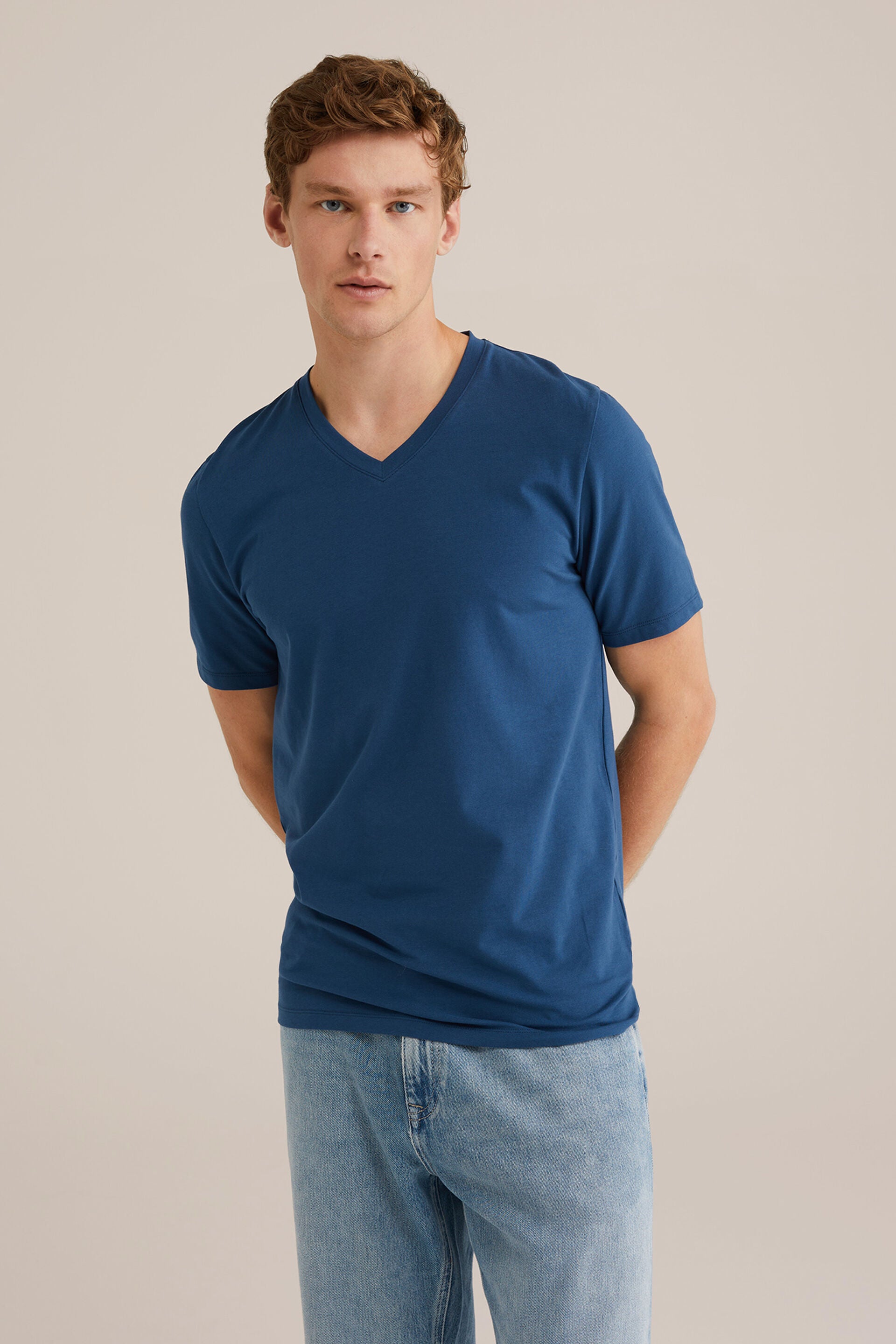 Men's Slim Fit V-Neck T-Shirt