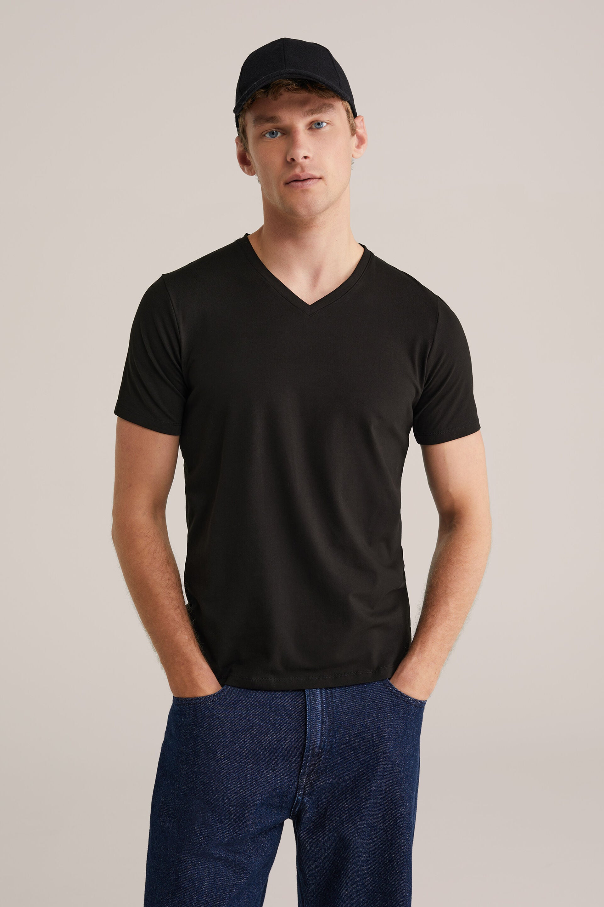 Men's Slim Fit V-Neck T-Shirt