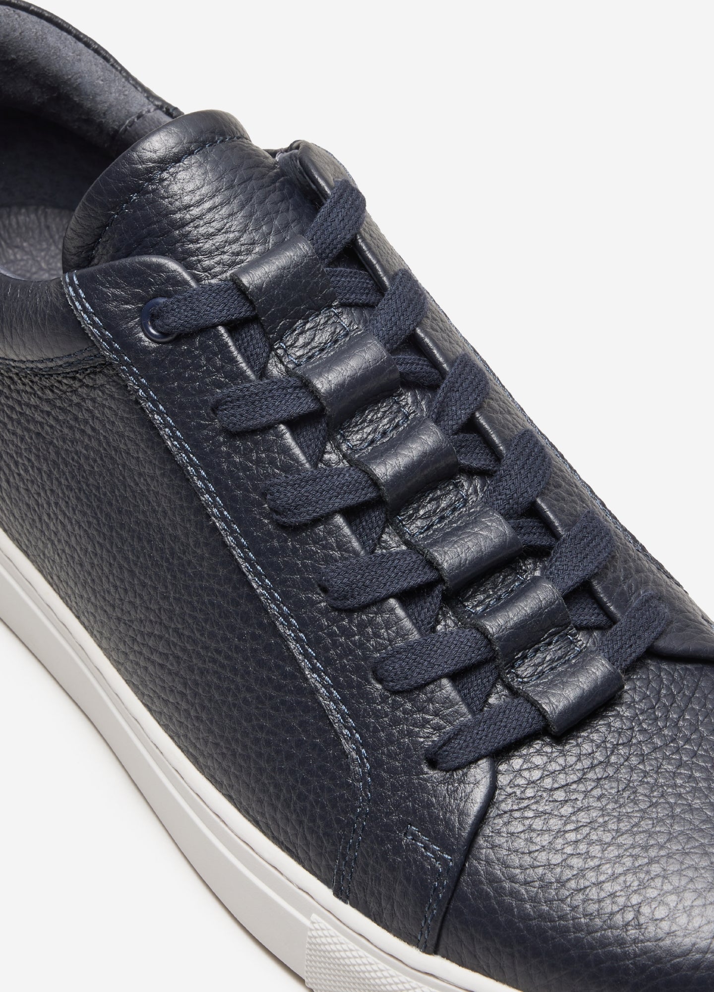 Rully Hampton Navy Trainer