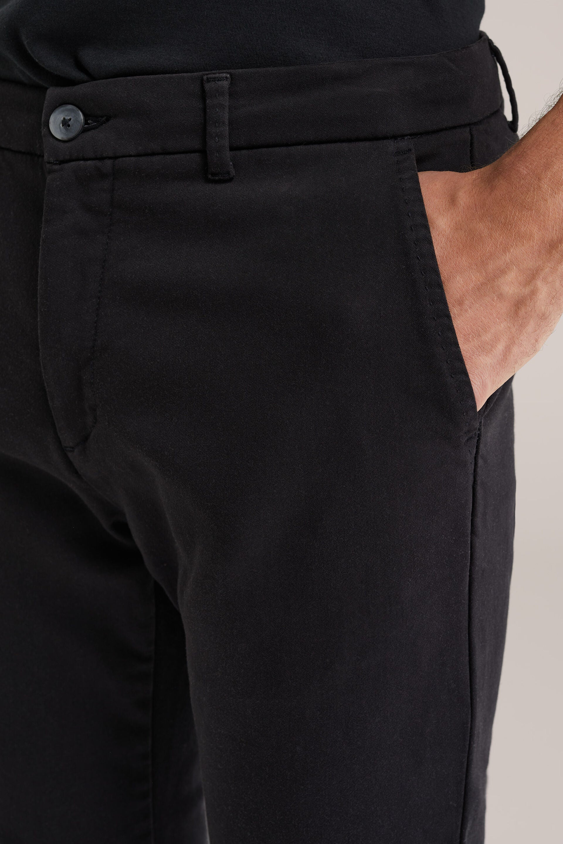 Men's Slim Fit Chino with Stretch